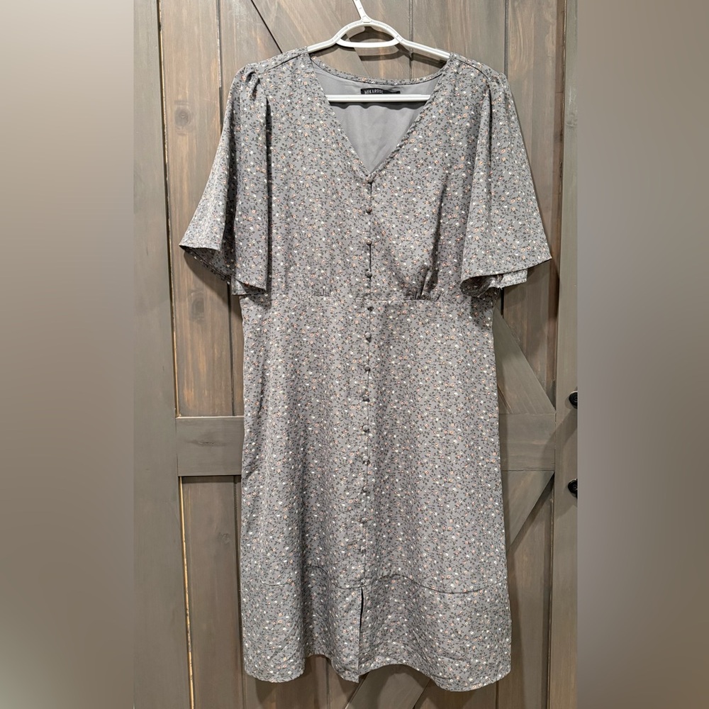 Mikarose Gray Floral Short Sleeve Dress